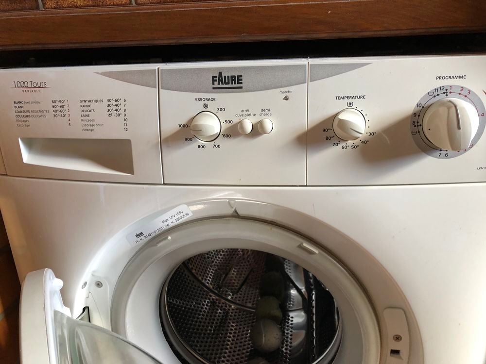 Machine &agrave; laver le linge FAURE Electroménager