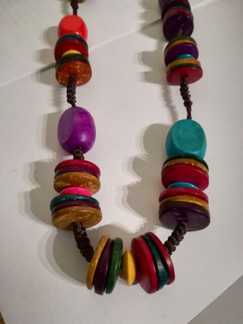 COLLIER ETHNIQUE  
0 Mouvaux (59)