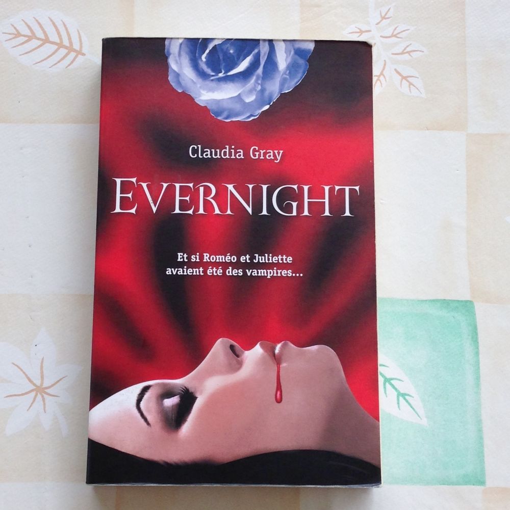 EVERNIGHT - Claudia Gray Livres et BD