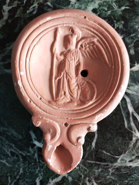 LAMPE a HUILE    LUCERNE     EPOQUE ROMAINE 50 Dolus-d'Ol�ron (17)