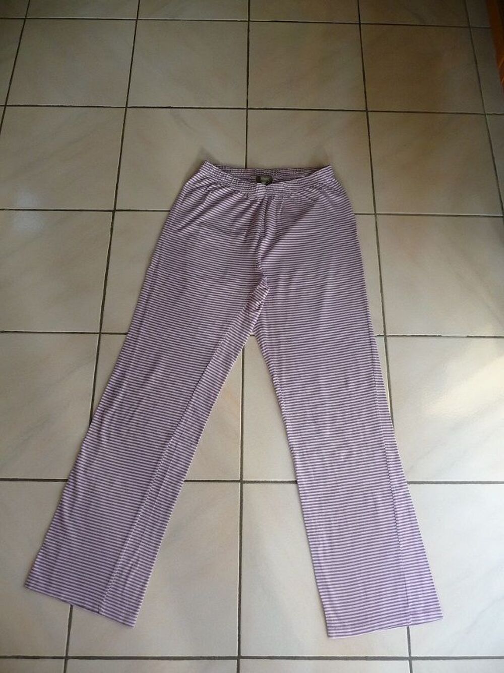 Pyjama lilas Go to shopping Taille 38-40 Vêtements