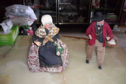 lot de 2 santons femme et homme fermier 
95 Am�lie-les-Bains-Palalda (66)