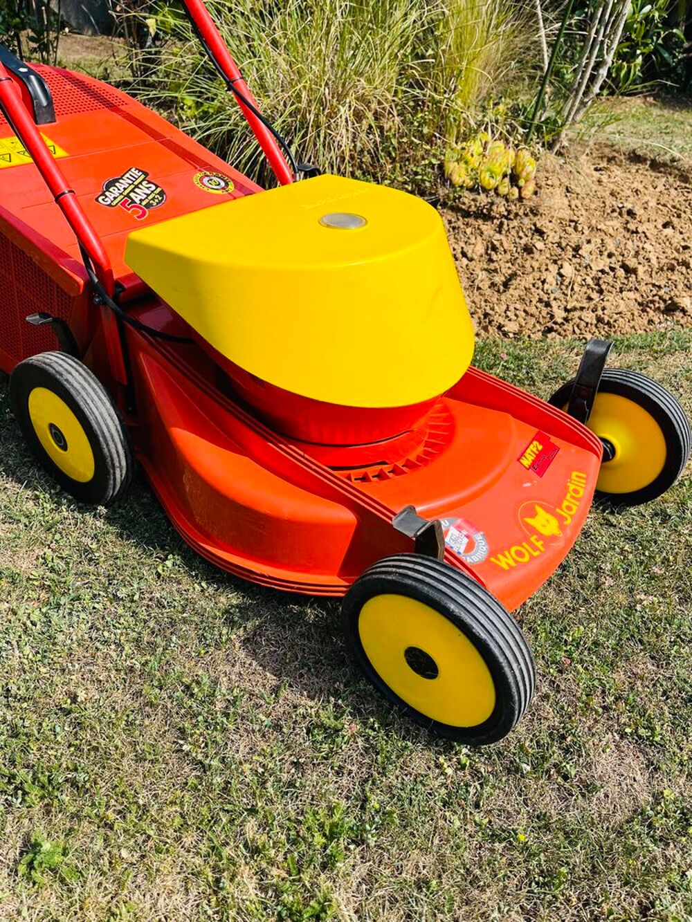Tondeuse Wolf 41cm &eacute;lectrique tract&eacute;e Jardin