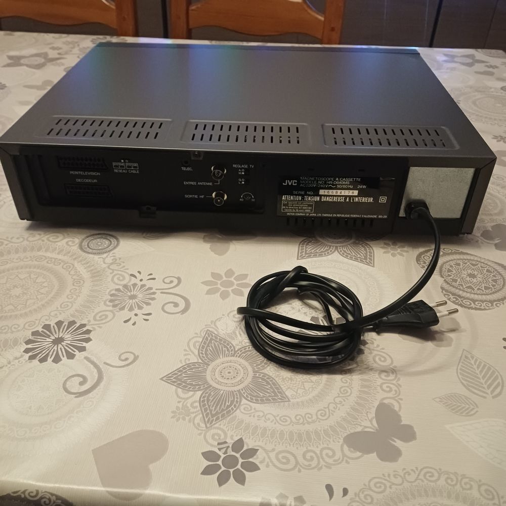 Magn&eacute;toscope jvc HR-D640MS Photos/Video/TV