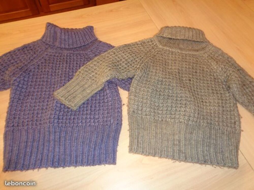 2 pulls fille col roul&eacute; laine taille 7 ans en TBE &agrave; 12 euros Vêtements enfants