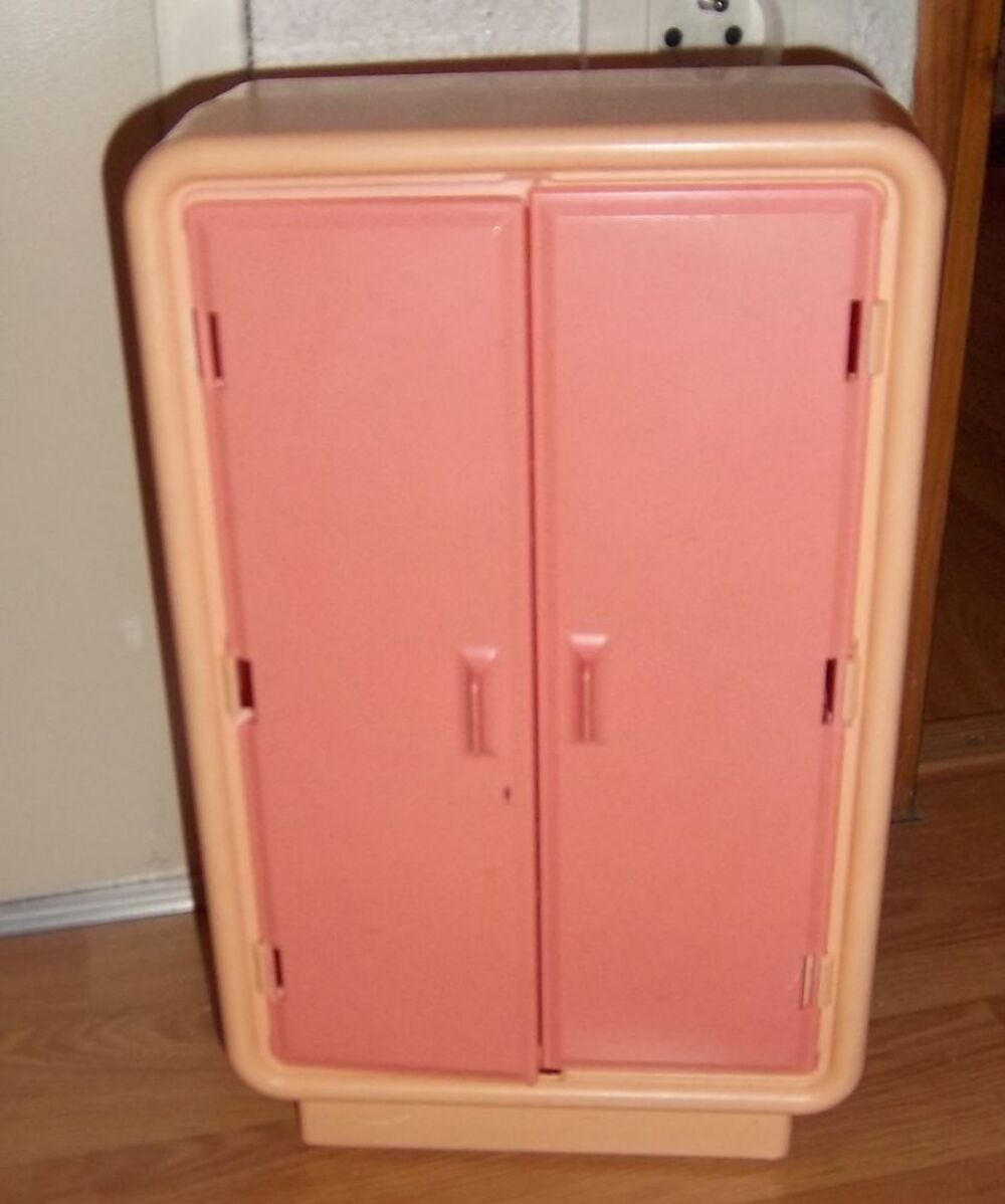 Armoire Barbie rose 1977 Jeux / jouets