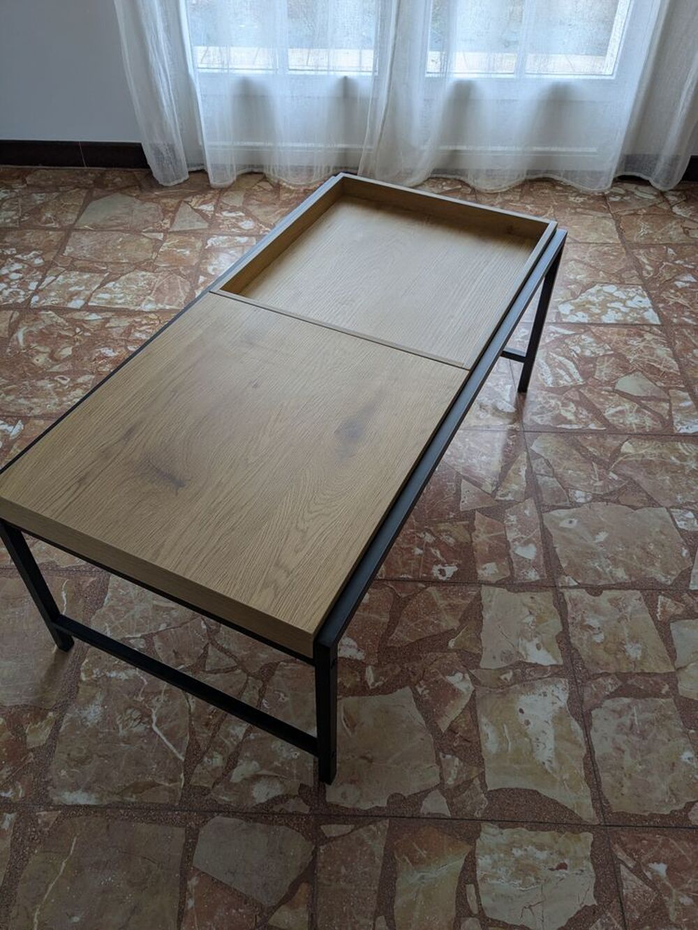Table de salon &eacute;tat neuf. Meubles