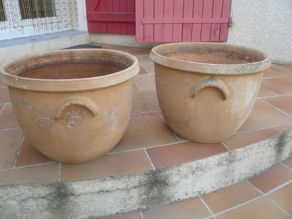 2 belles potiches m&ecirc;me s&eacute;par&eacute;ment Jardin