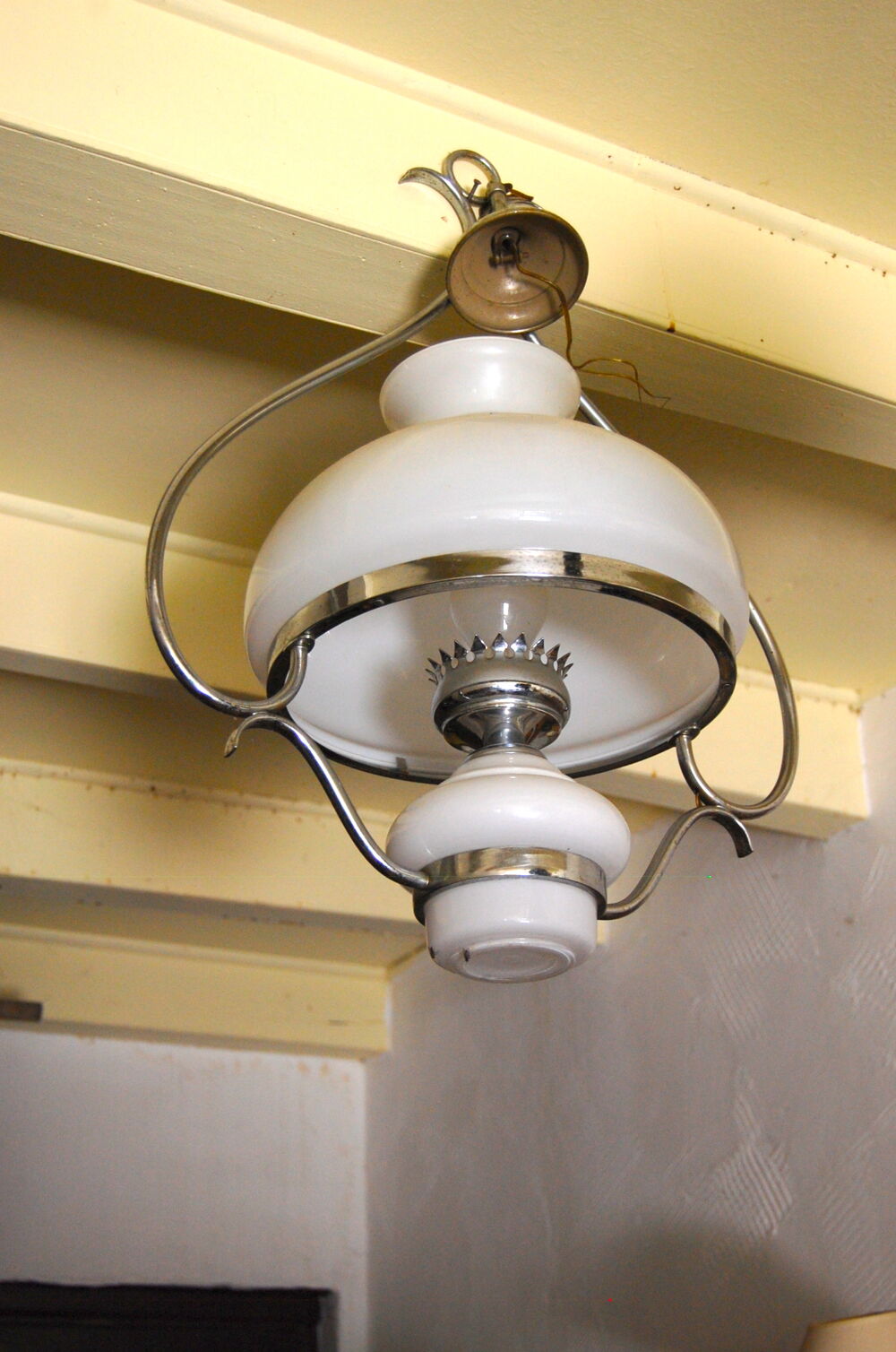 lustre ancien ann&eacute;e 60 chrome opaline blanc Décoration