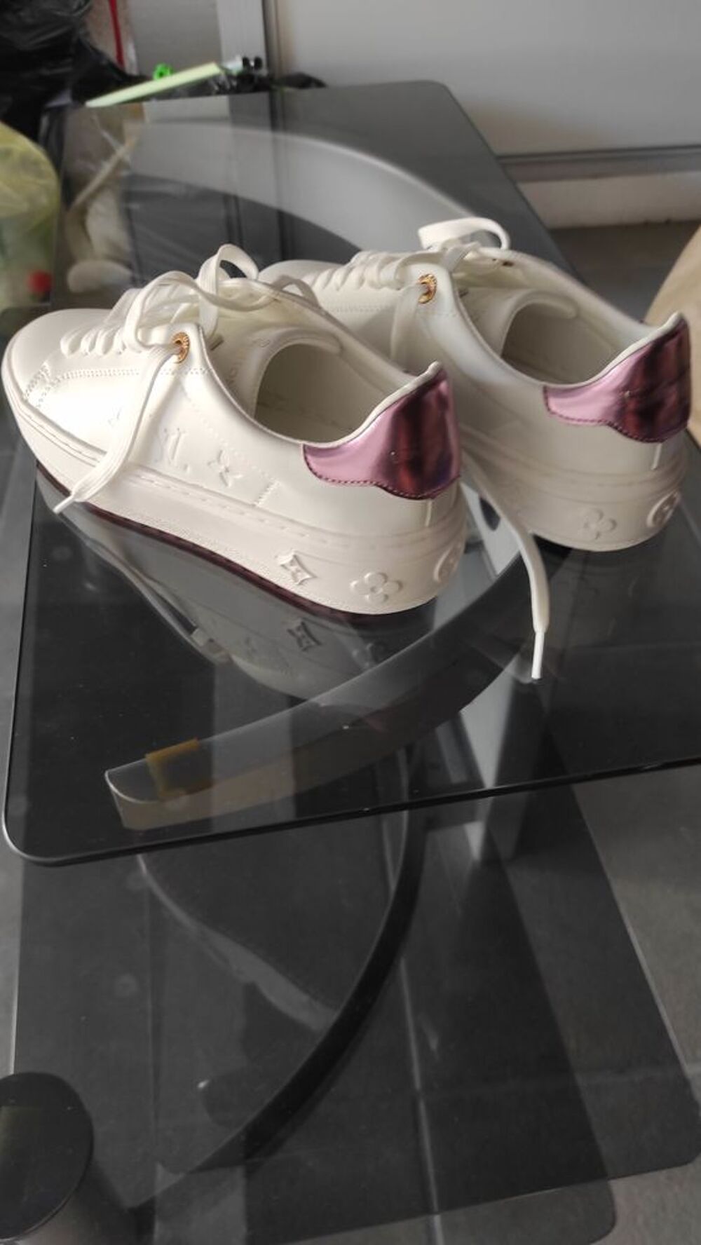 Jolies Baskets pointure 38 . Chaussures