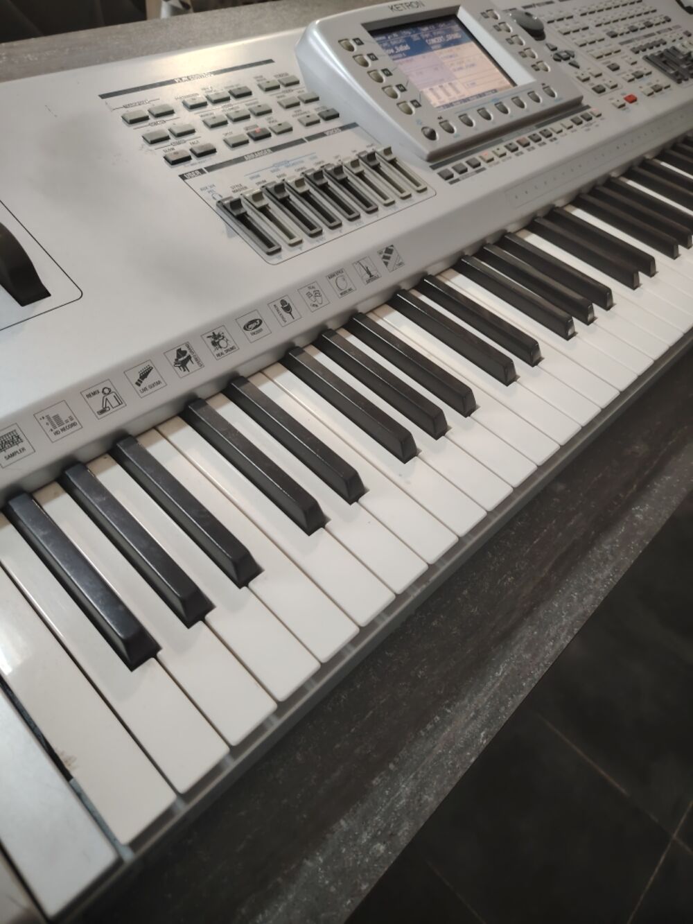 Audya ketron 76 notes Instruments de musique
