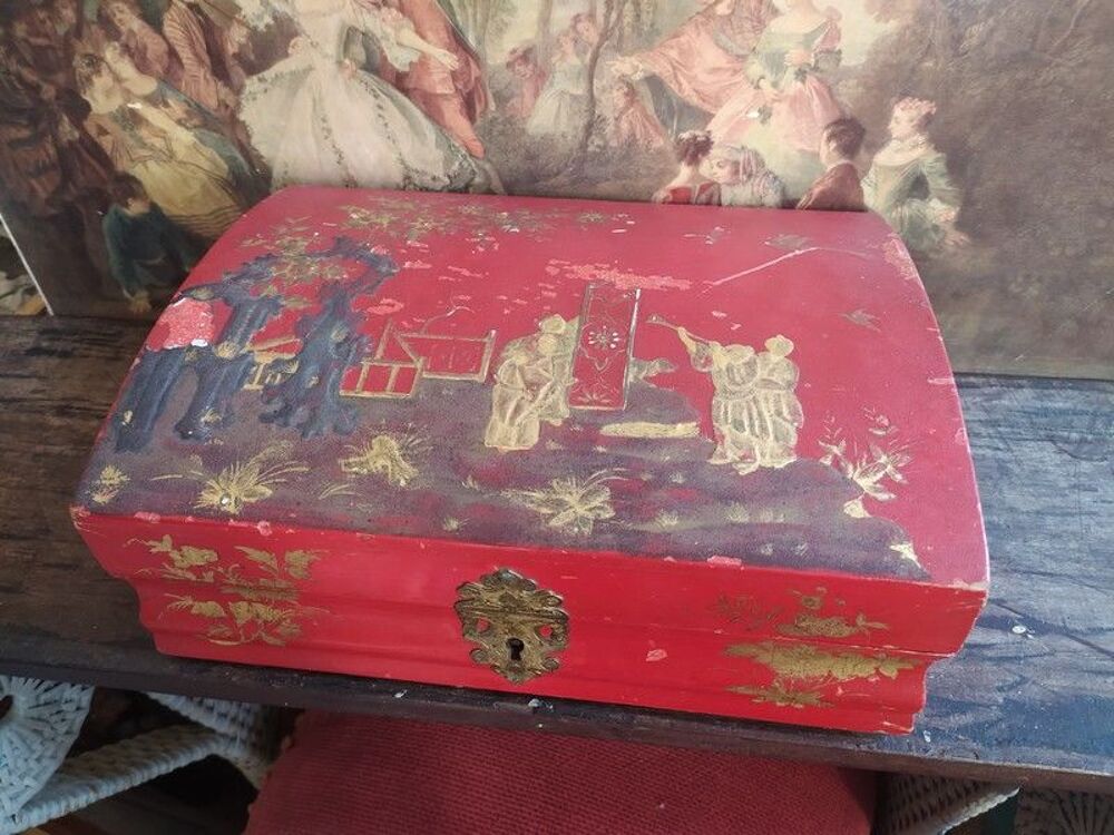 Boite &agrave; Perruque Laque Rouge et Or XVIII&egrave;me D&eacute;cor Chinois 