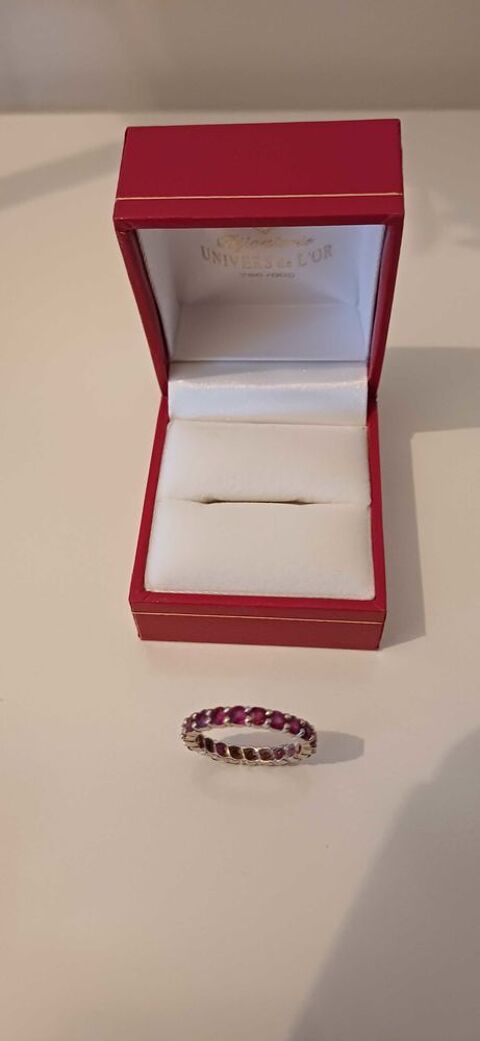 Jolie bague en or blanc 18 carats avec rubis 800 Balaruc-le-Vieux (34)