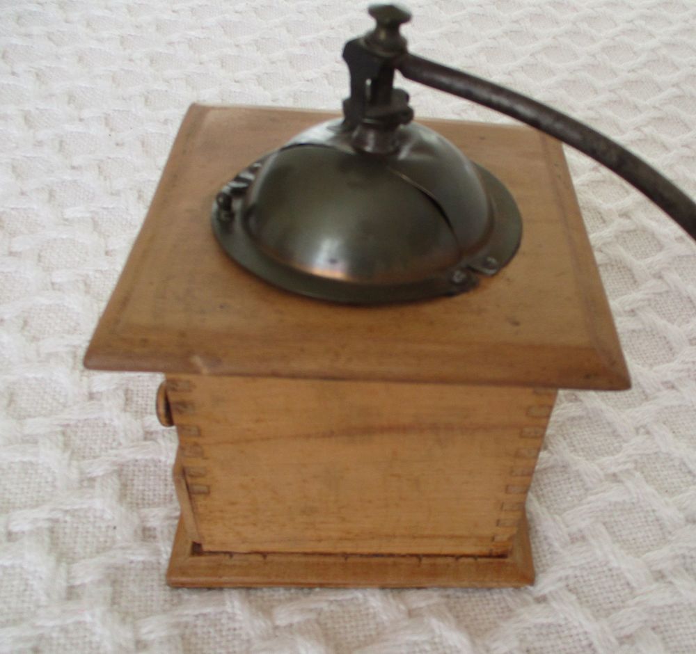 ANCIEN MOULIN A CAFE EG 