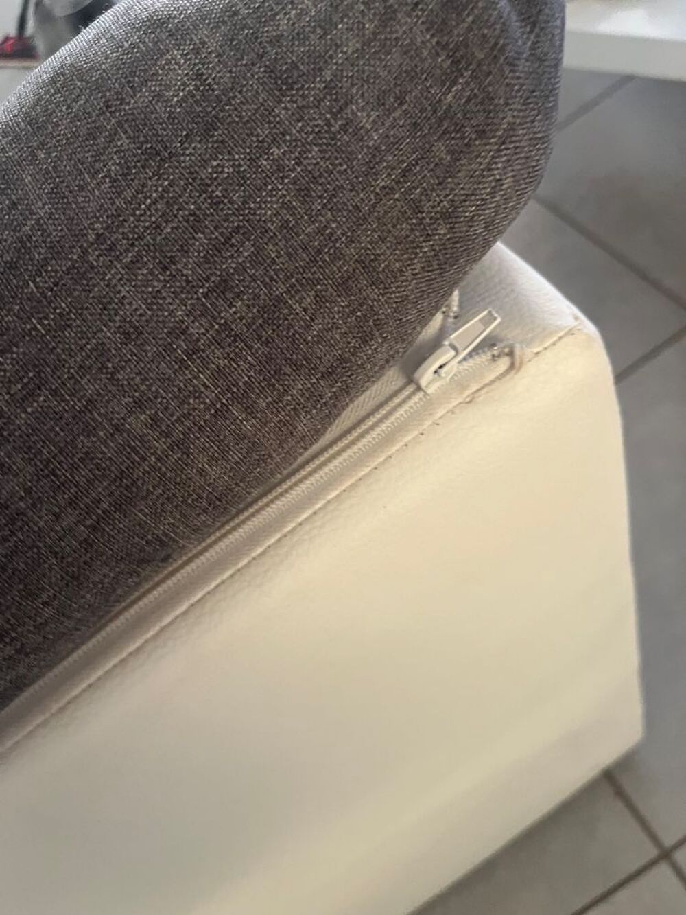 Canap&eacute; gris/blanc angle Meubles