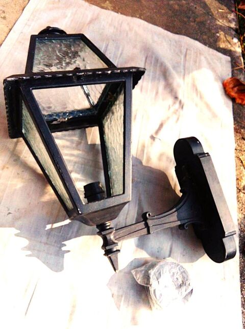 Belle grande lanterne ext�rieure � r�nover 25 Monnetier-Mornex (74)