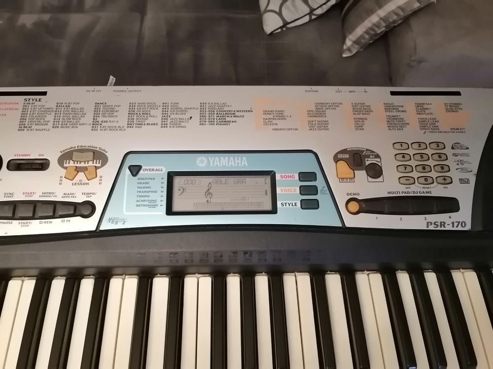 Synth&eacute;tiseur avec pied Yamaha Instruments de musique