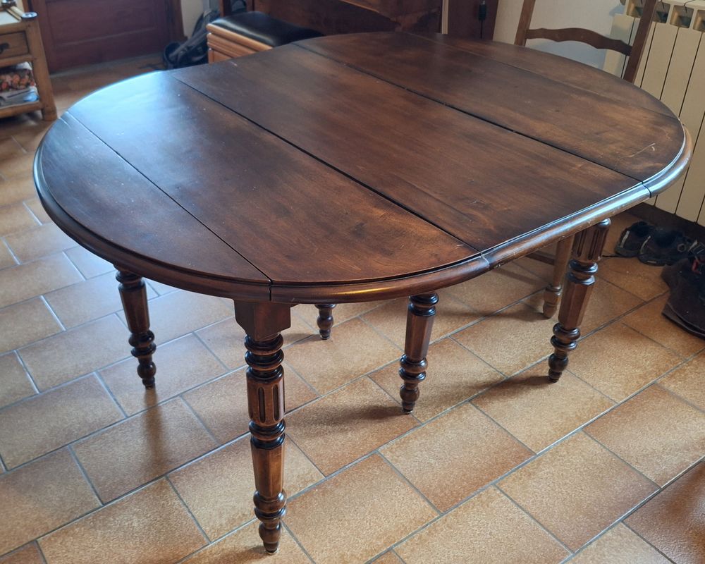 Table en noyer Meubles