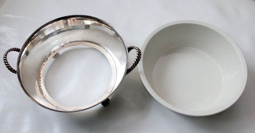 L&eacute;gumier Orf&egrave;vrerie PLASAIT, c&eacute;ramique VILLEROY &amp; BOCH Cuisine