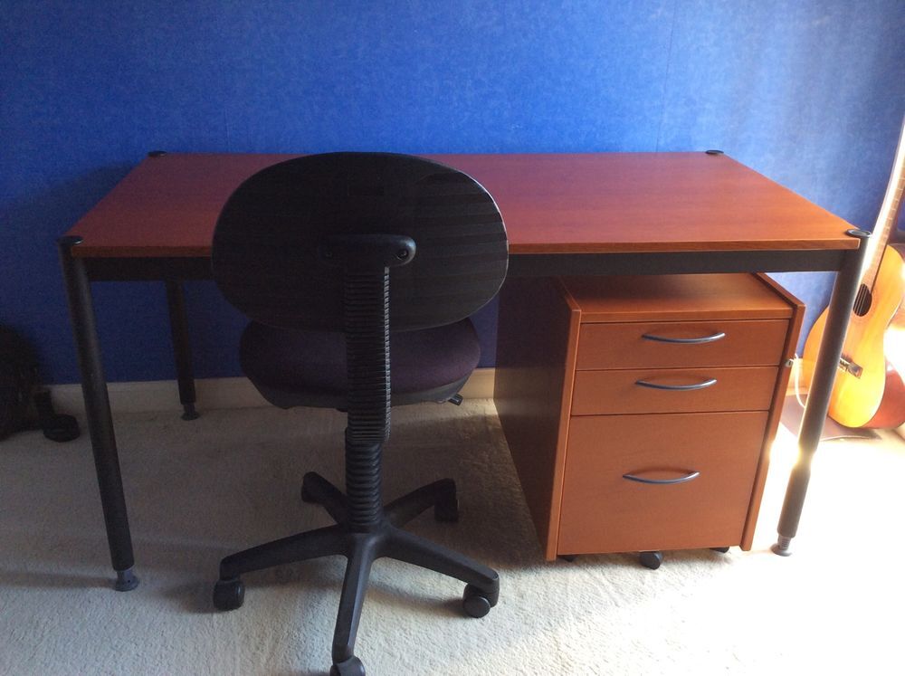 bureau et fauteuil Meubles