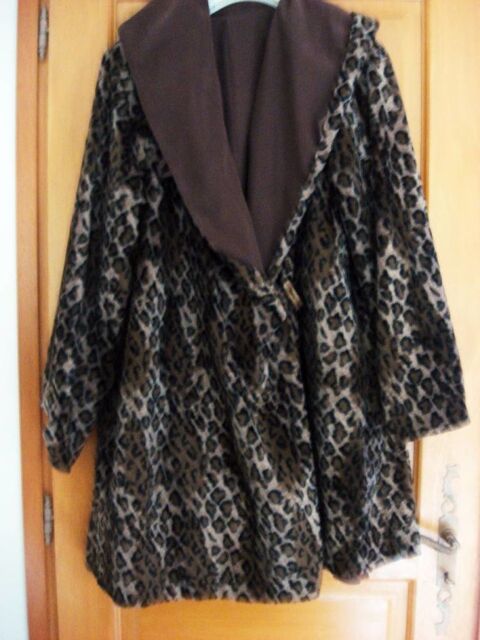 Veste longue dame réversible
25 Saint-Quentin (02)