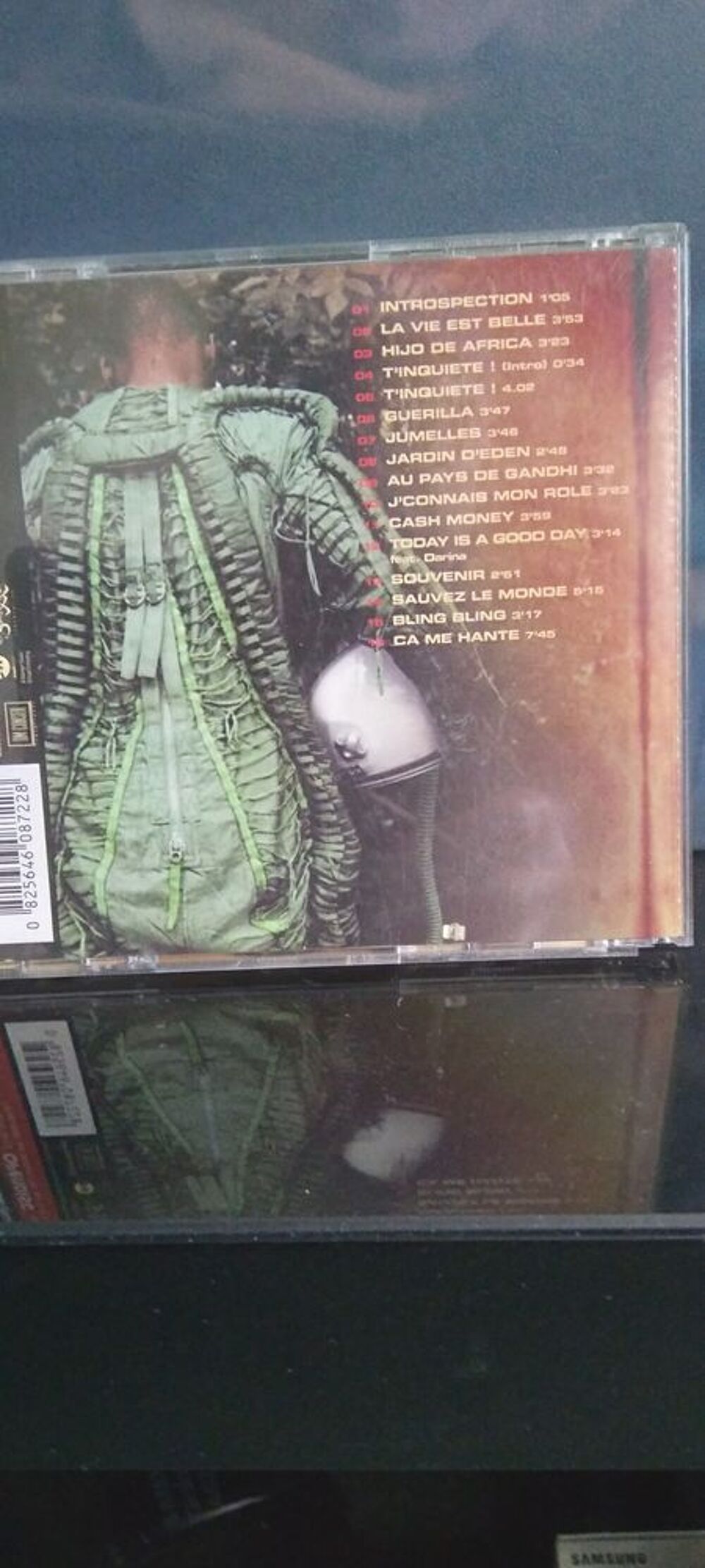 un cd de mc solar CD et vinyles