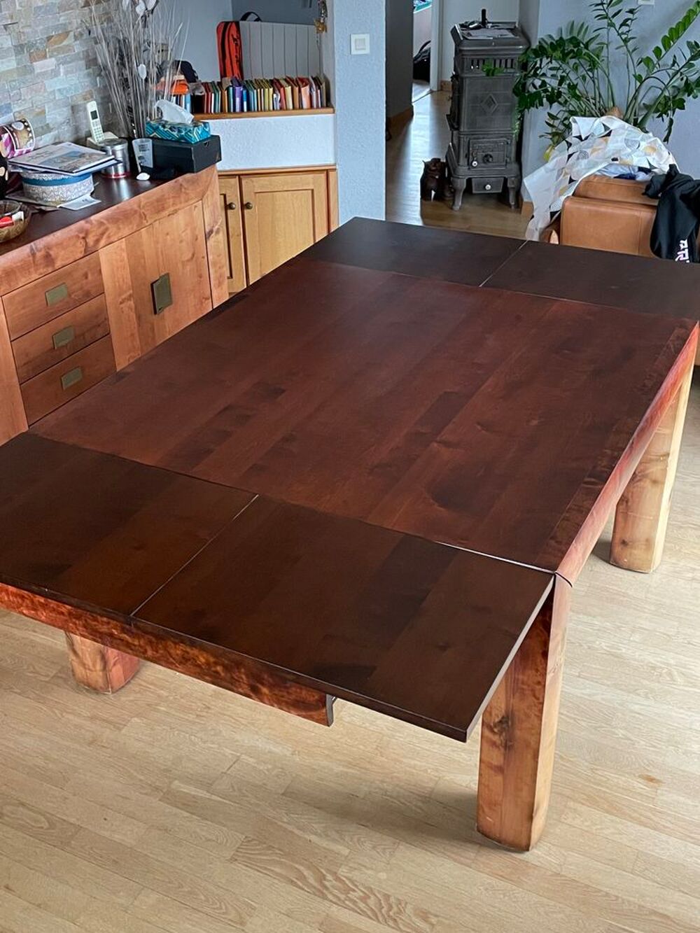 Grande table &agrave; manger carr&eacute;e Meubles