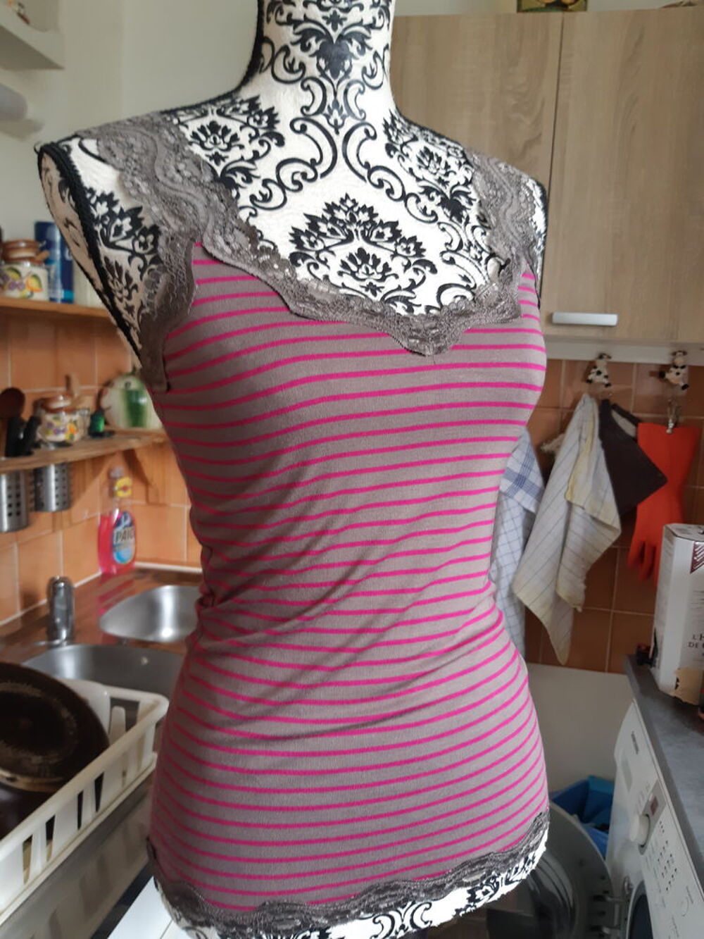  top a rayures fushia/taupe, dentelles NEUF TAILLE34/36 Vêtements