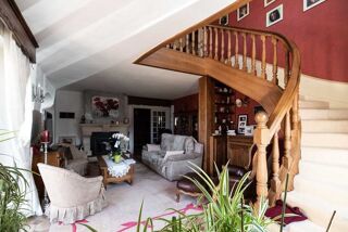  Villa  vendre 7 pices 250 m