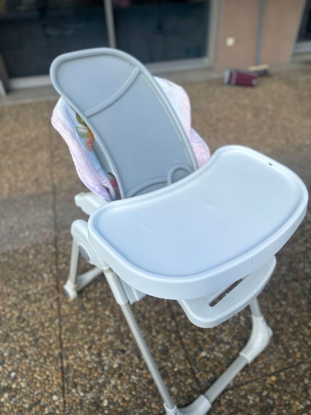 Chaise b&eacute;b&eacute; rehausseur repas &quot; Pratique et &eacute;volutive Mobilier enfants