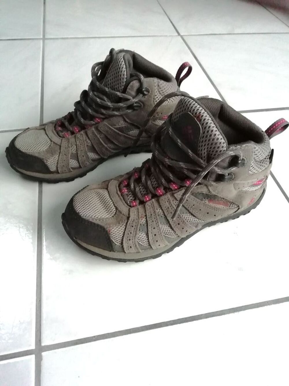 Chaussures de randonn&eacute;e T36/37 Chaussures