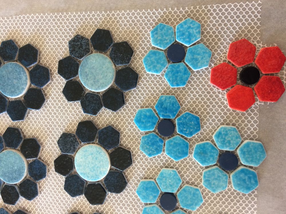 fleurs en carrelage &eacute;maill&eacute; Décoration