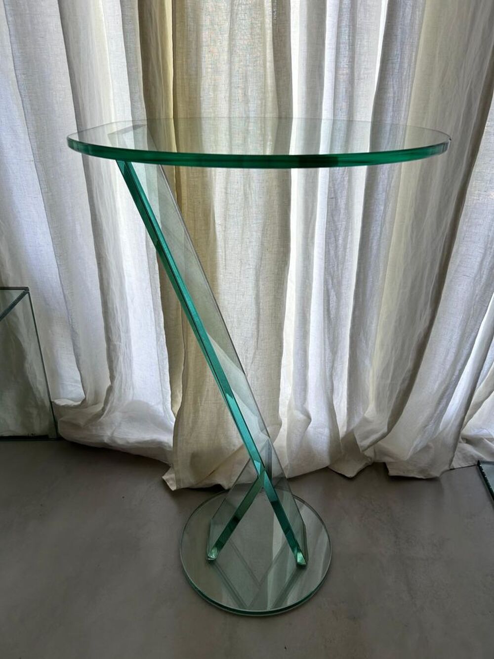 2 tables d'appoint rondes en verre Meubles