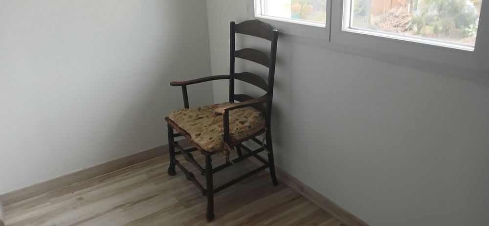 une chaise Meubles