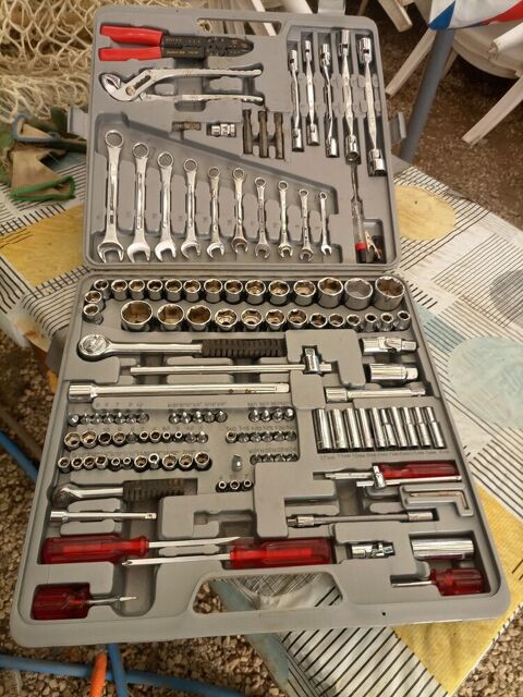 Coffret outillage 110piéces Toulon (83)