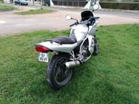 YAMAHA 2003 occasion 18100 Saint-Hilaire-de-Court