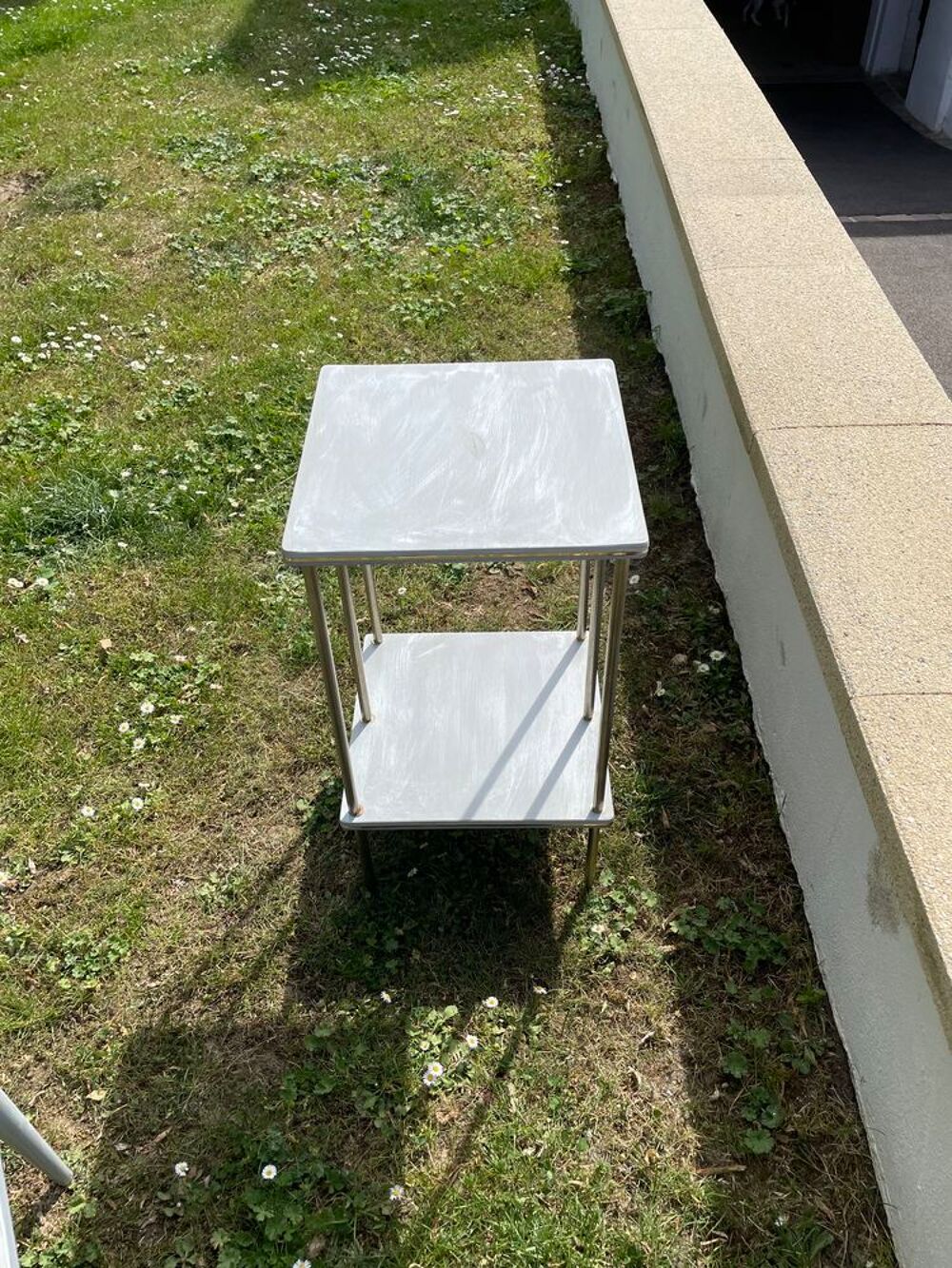 Table avec 2 tablettes Meubles