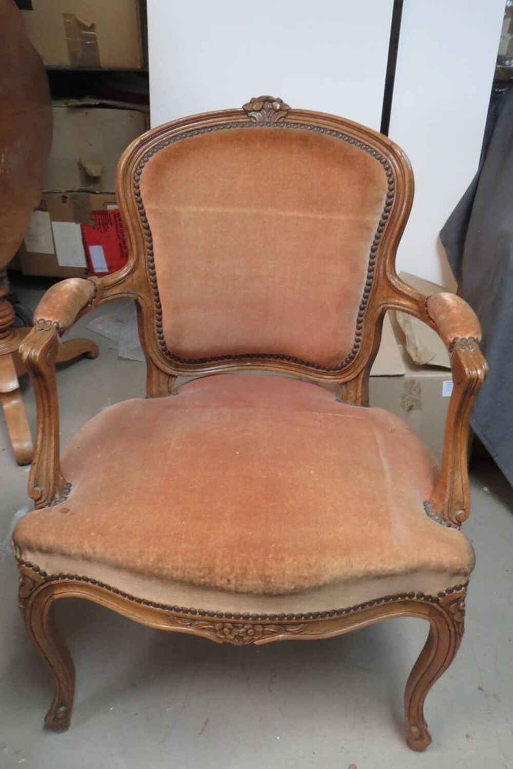 Paire de fauteuils cabriolet style Louis XV &agrave; r&eacute;nover Meubles