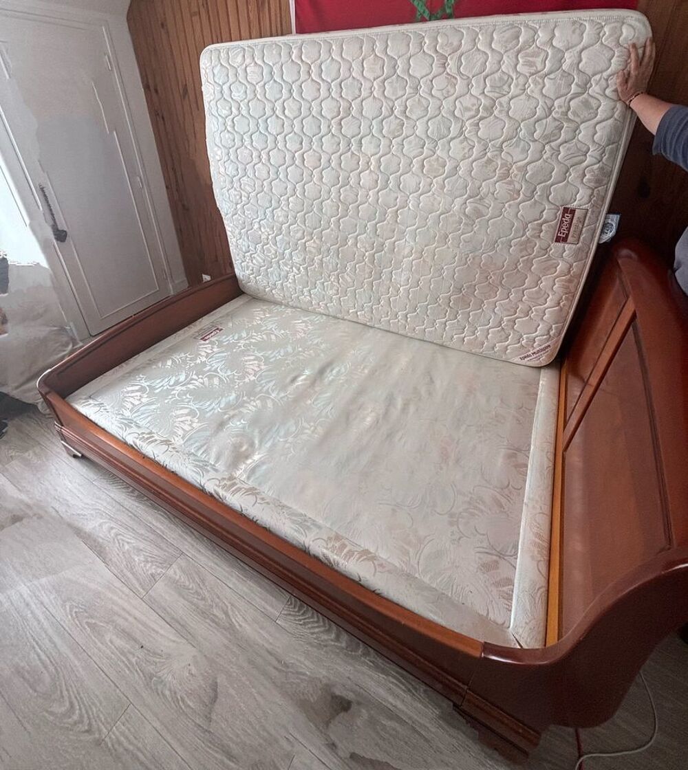Lit, sommier et matelas avec table de nuit Meubles