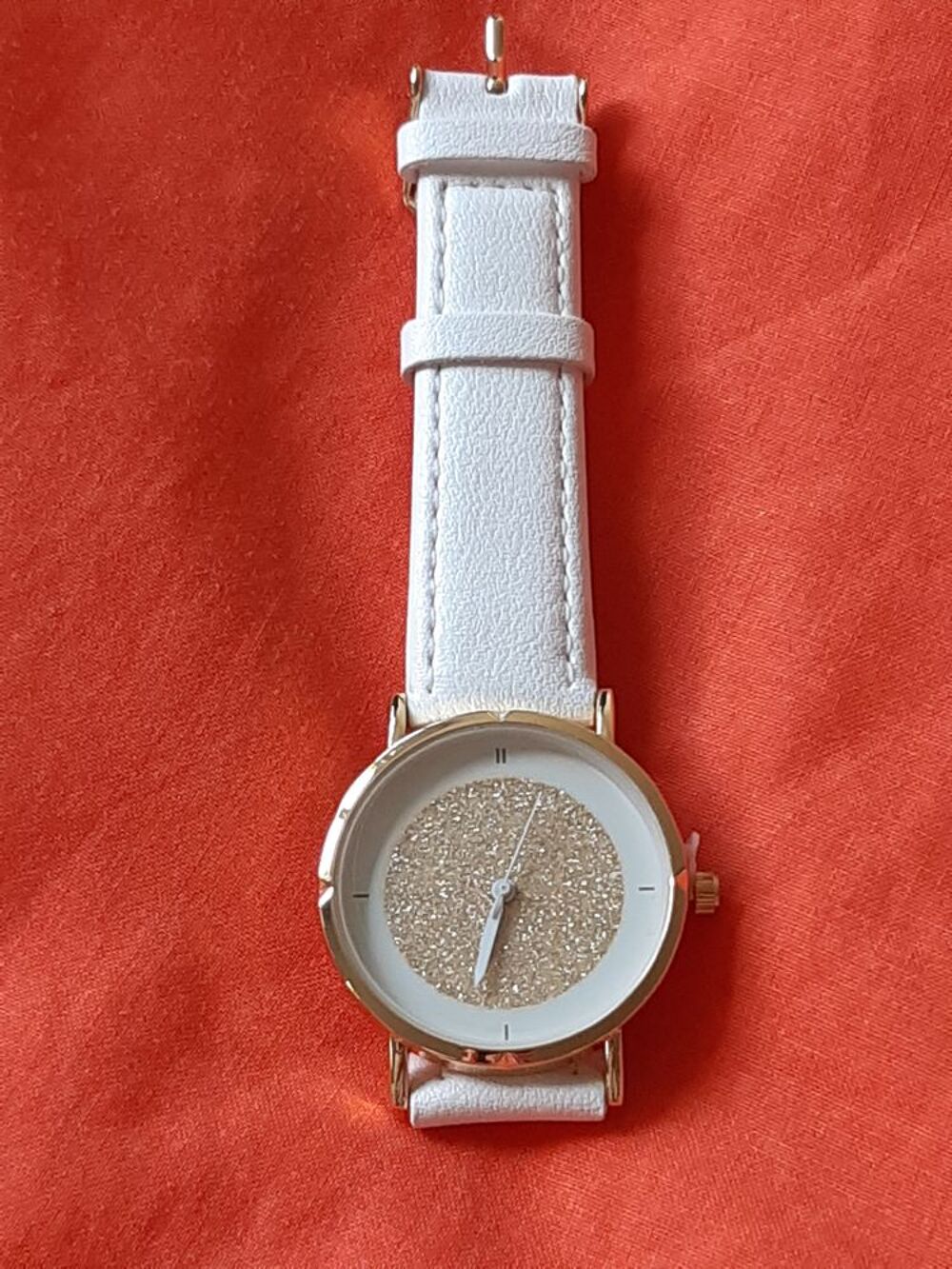 Montre blanche Trendy - La touche brillante de votre look - Bijoux et montres