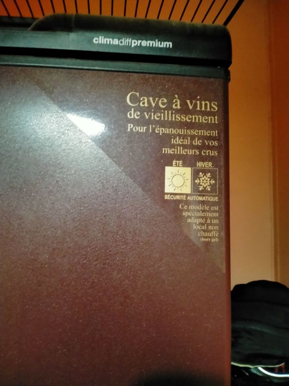 Cave &agrave; vin de vieillissement climadiff premium &eacute;t&eacute; hiver Electroménager