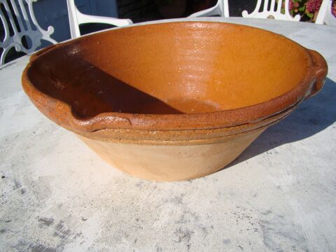 Jatte ancienne en terre cuite verniss�e ann�es 1930   
40 Gargenville (78)