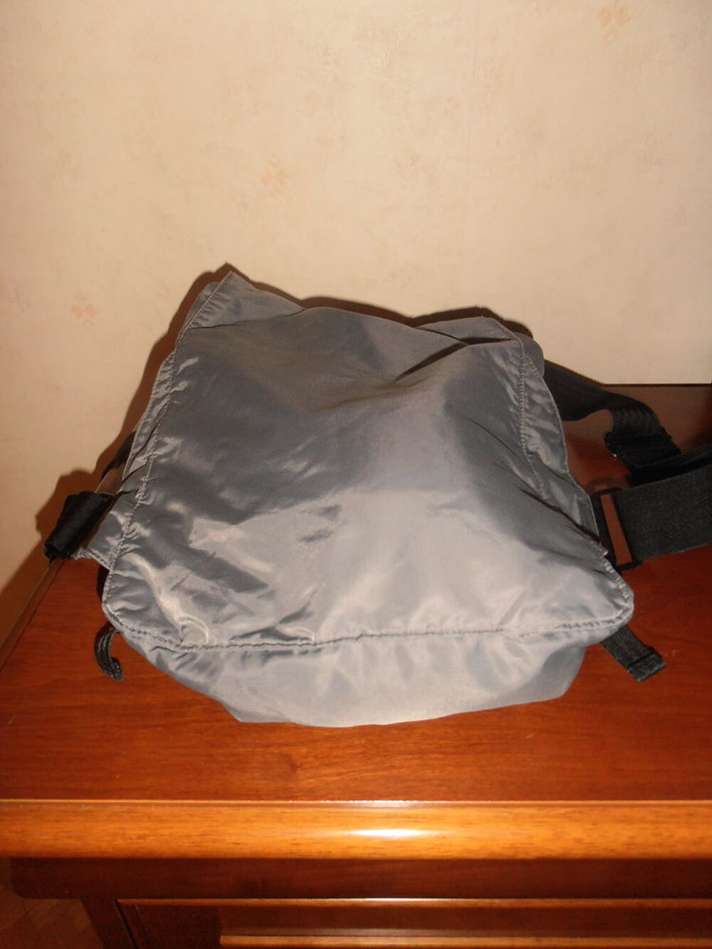 Sac &agrave; dos kaki (95) Maroquinerie