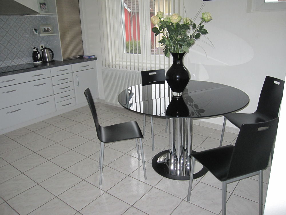 Table ronde verre + acier Meubles