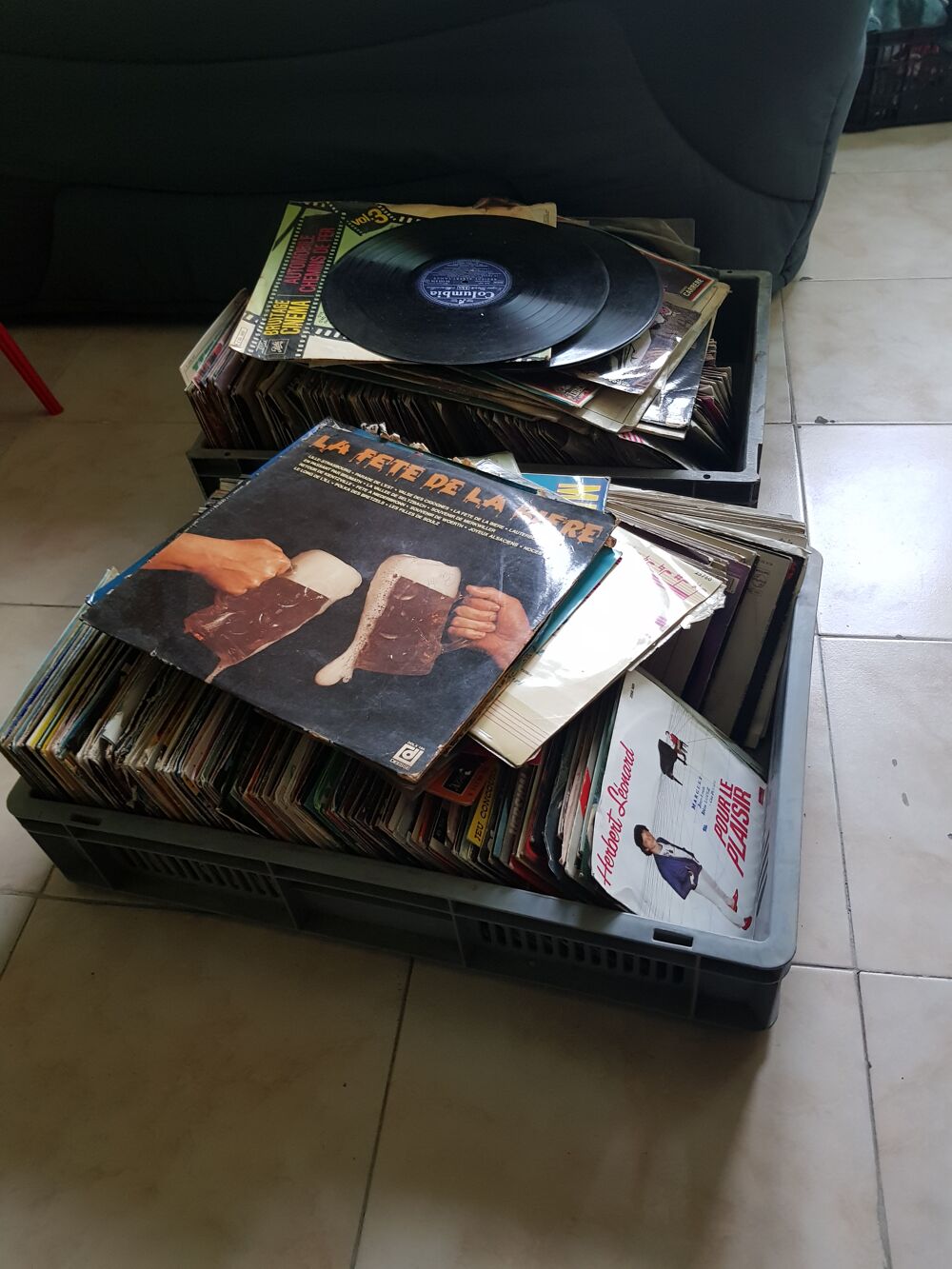2caisse disque vinil 45tours CD et vinyles