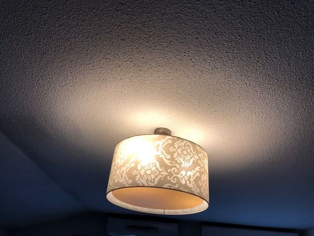 plafonnier pour grande pi&egrave;ce Décoration