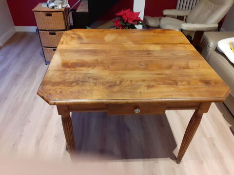Table ancienne en bois massif 100 * 106 cm 180 Hennebont (56)