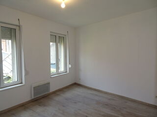  Immeuble à vendre 150 m² Saint-quentin