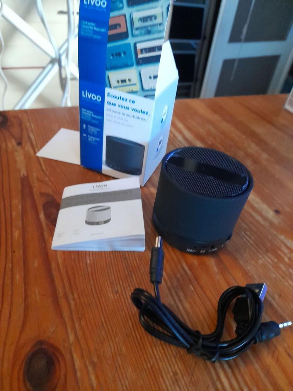 Enceinte compatible Bluetooth LIVOO
NEUVE emball&eacute;e
Audio et hifi