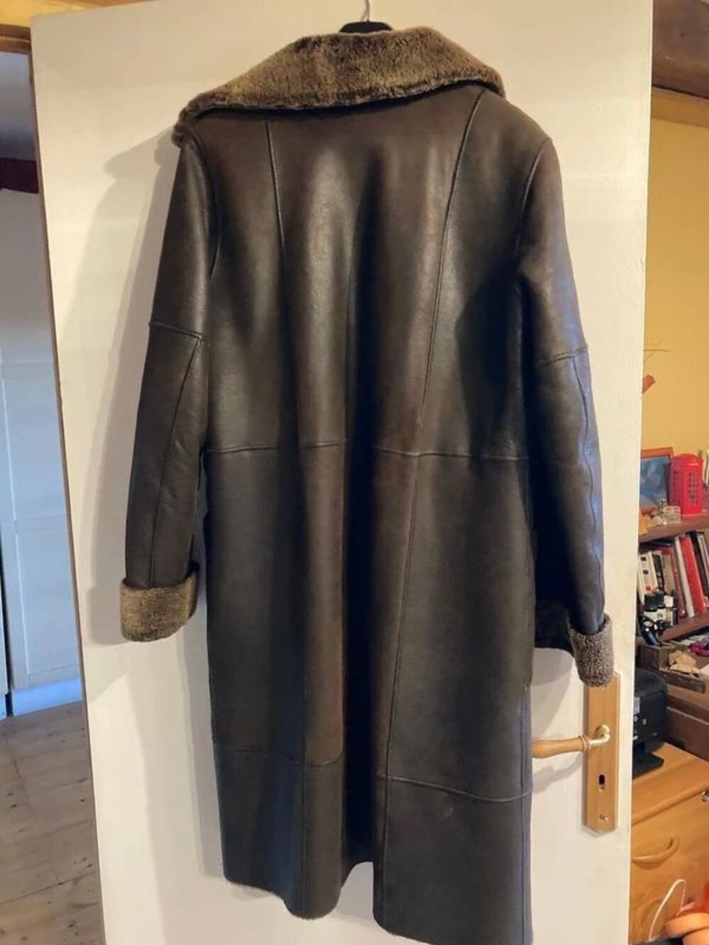 Magnifique manteau long en cuir d'excellente qualit&eacute;, fourr&eacute; Vêtements